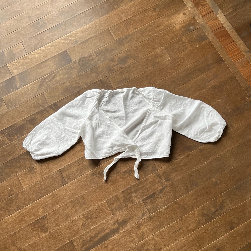 Aritzia White Off-Shoulder Crop Top